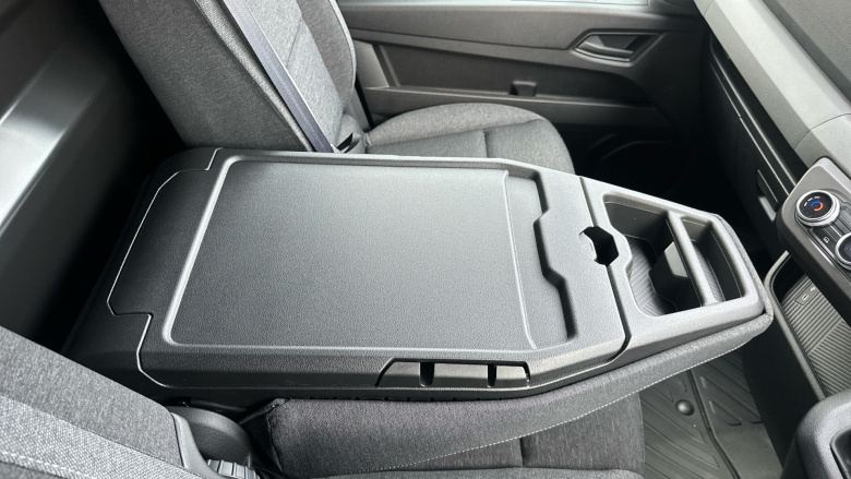 Renault Master Mwb Diesel Fwd MM35 Blue dCi 130 Advance Medium Roof Van